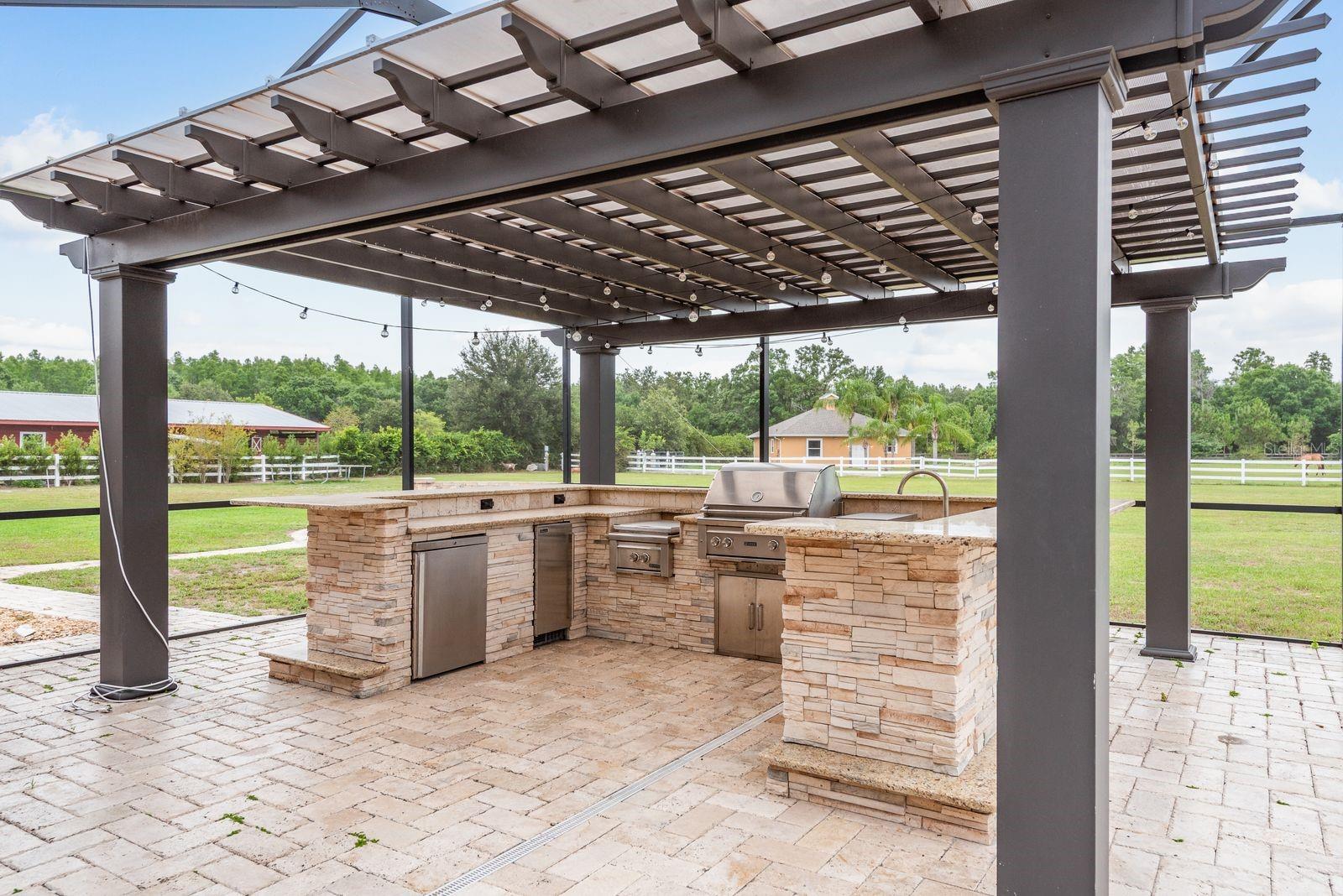 Outdoor Kitchen