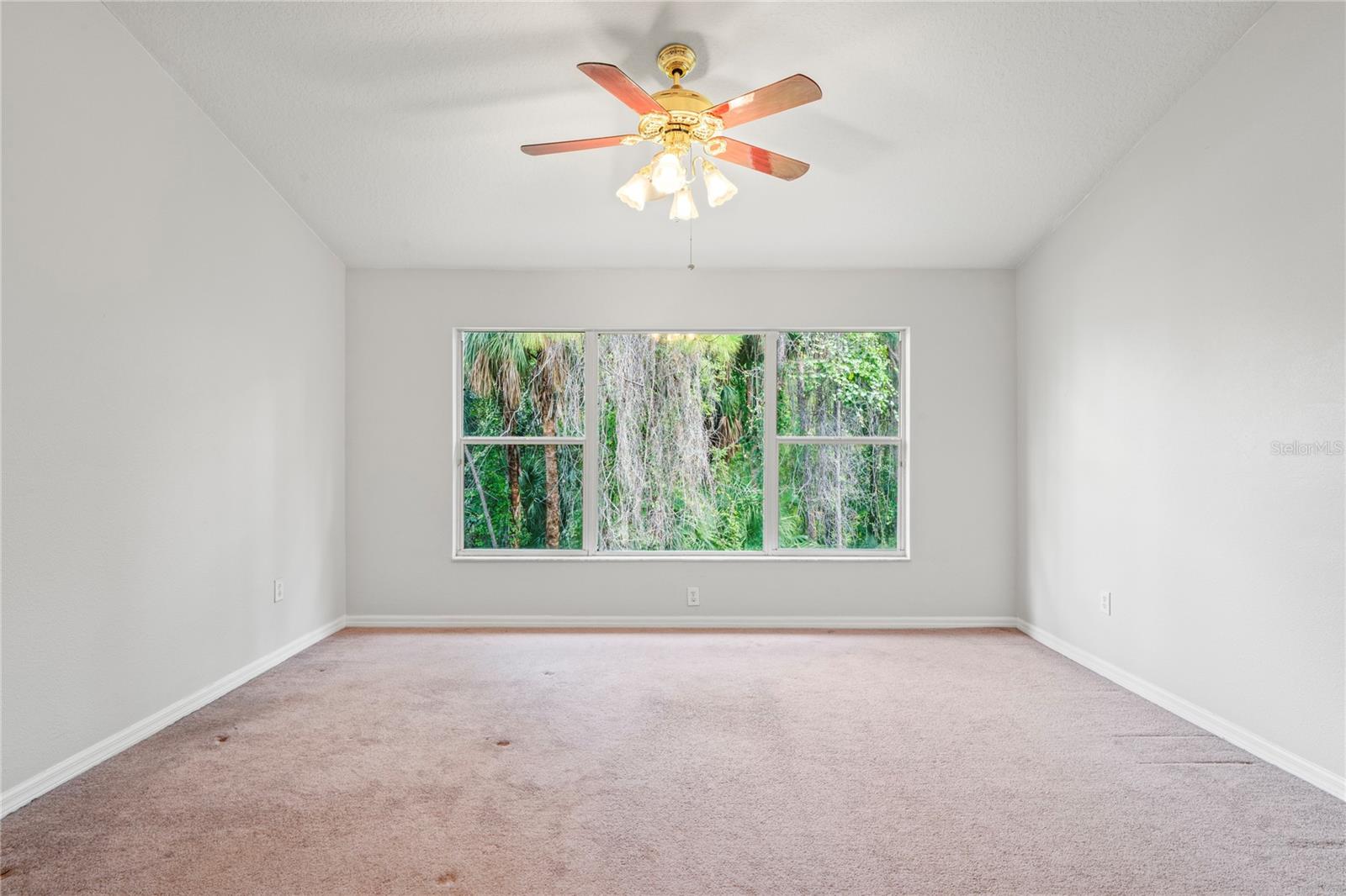 primary bedroom Fits King size bedroom set