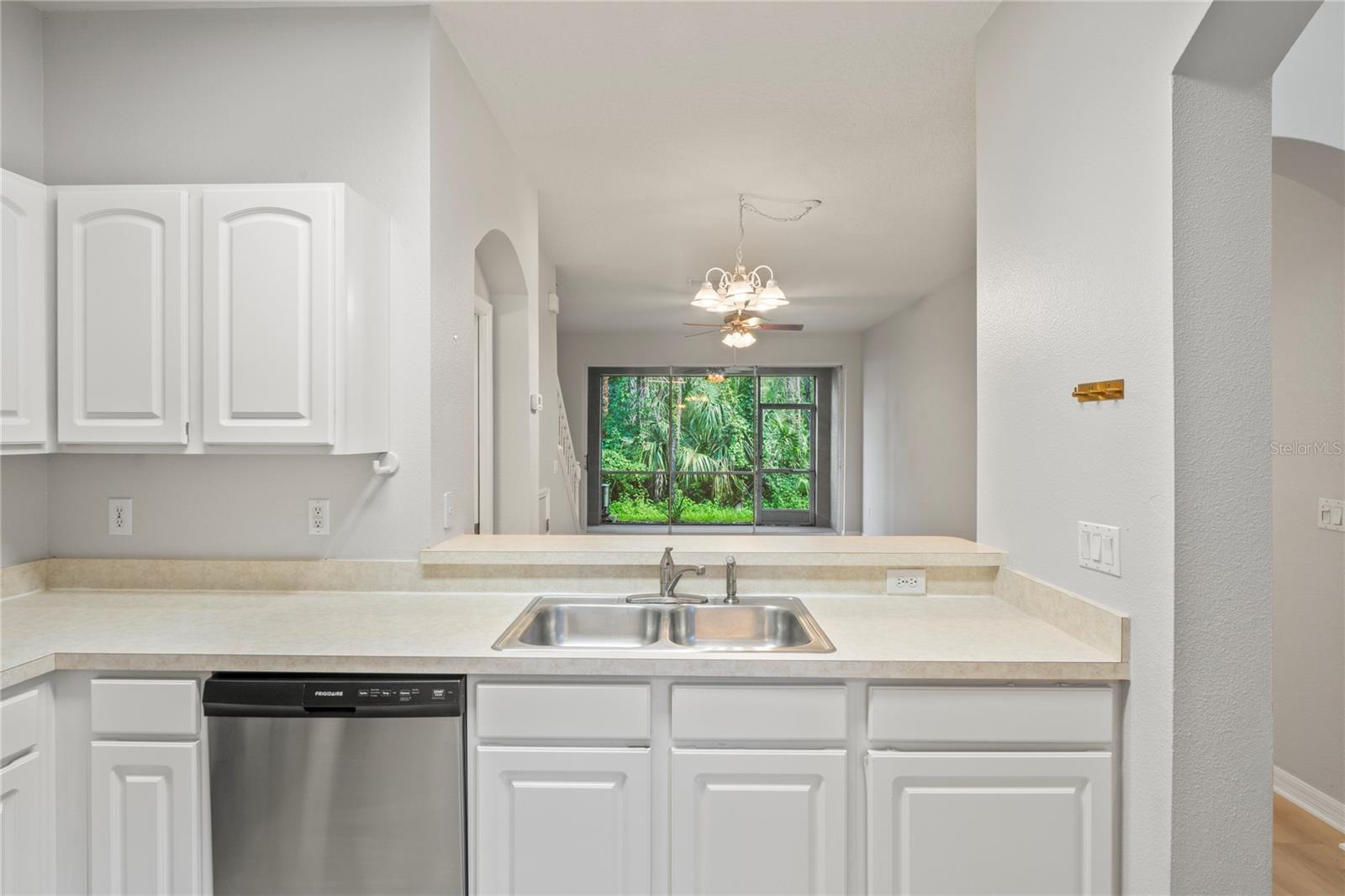 breakfast bar area
