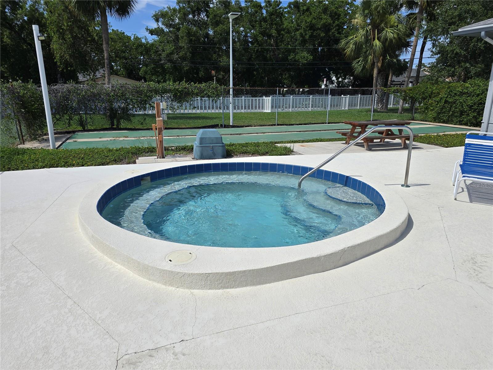 JACUZZI