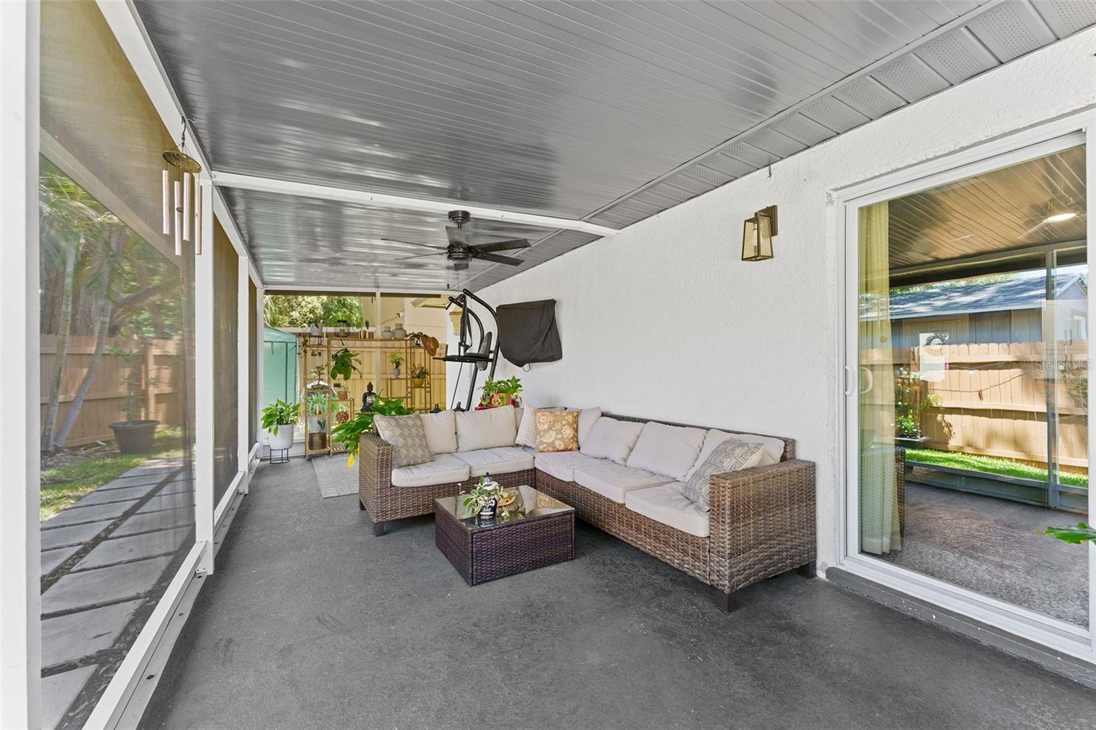 Back screened in lanai.