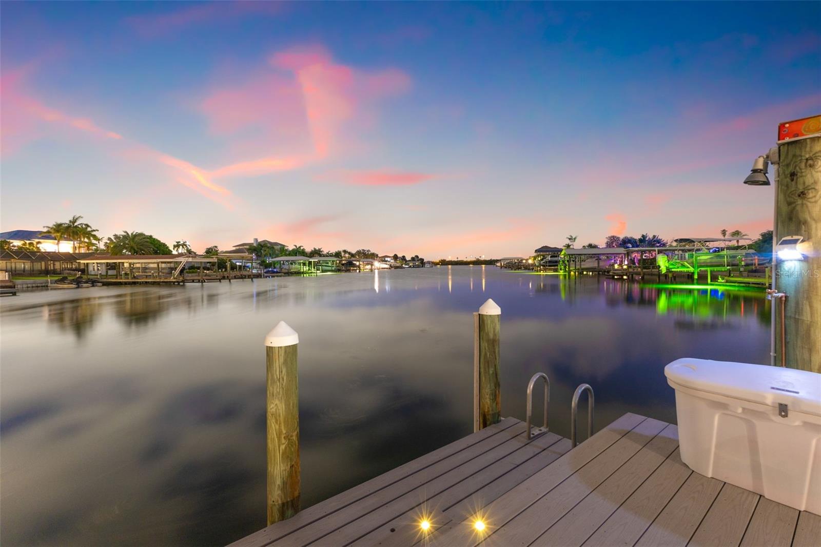 Dock