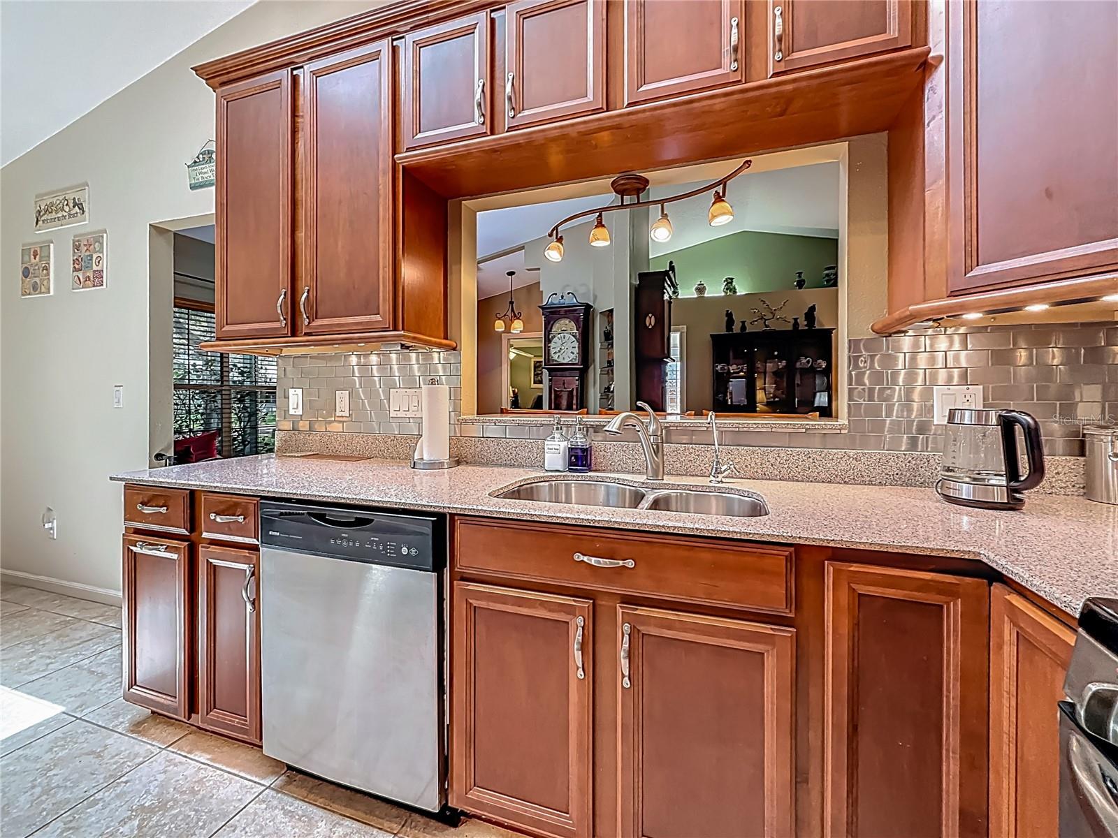 Yes, those ARE vaulted ceilings in the kitchen, too!