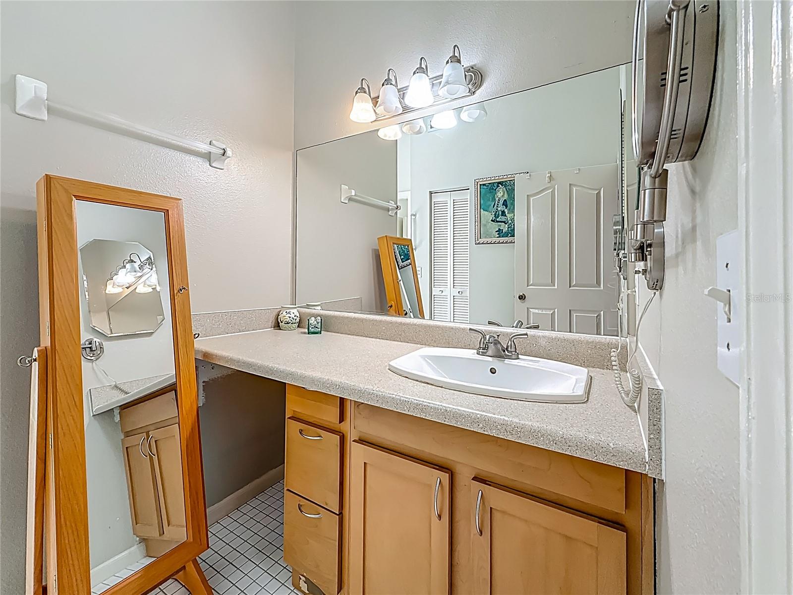 Closer view of the 2nd vanity & sink in the Jack n' Jill bath.