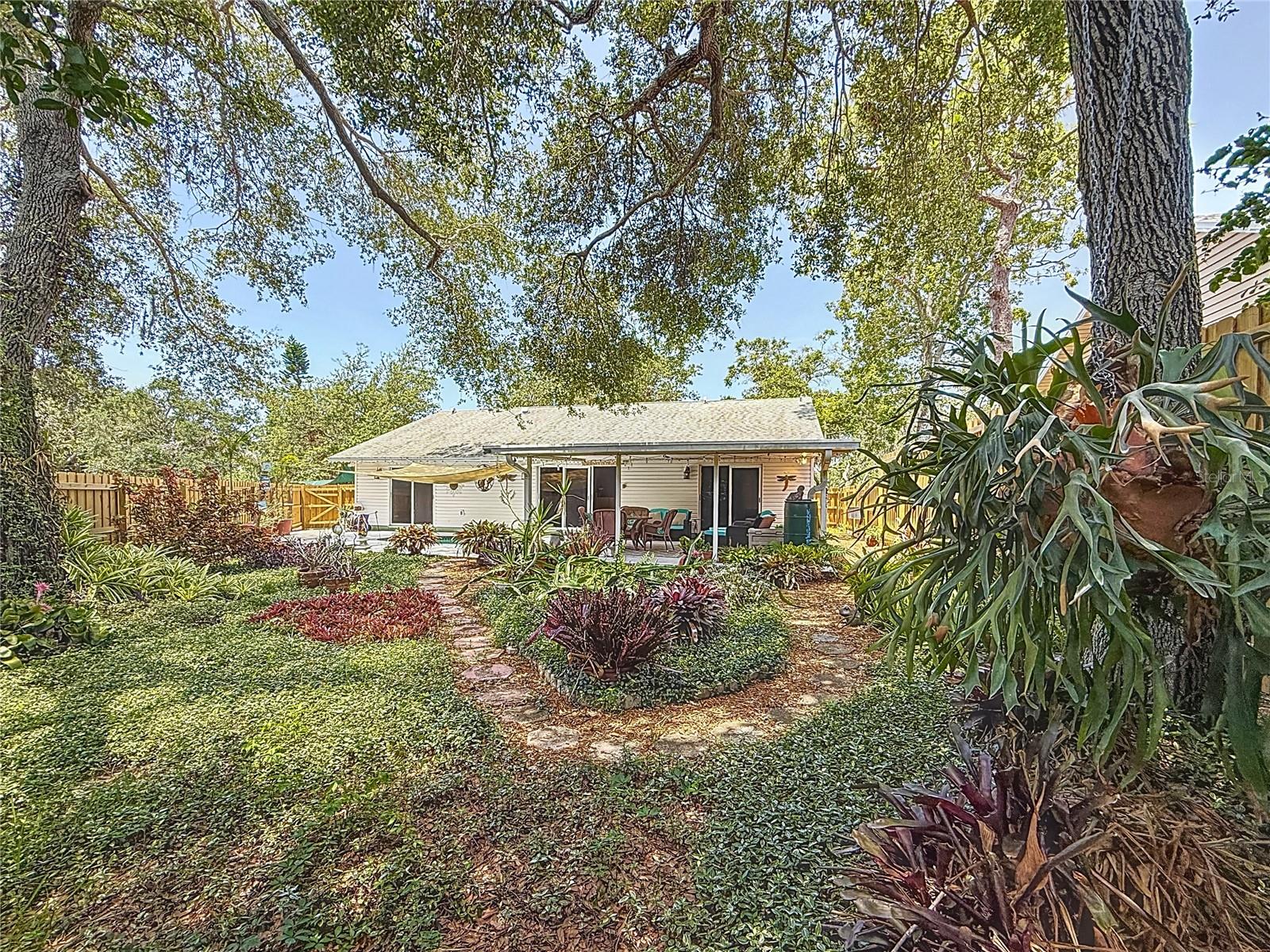 Another view of the back yard area. Notice the ground cover? Sure makes yard card easier!