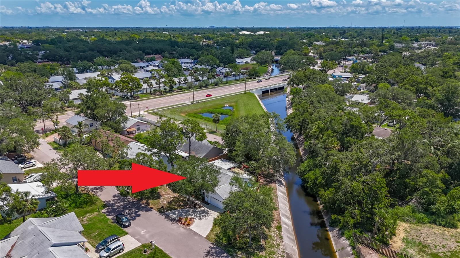 Less than 10 miles to St Pete Clearwater Airport and less than 20 miles to Tampa International Airport.