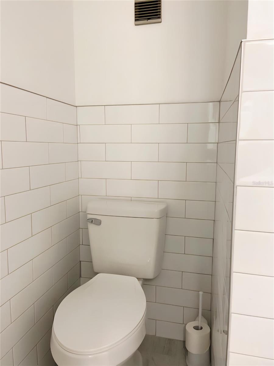 O6318070