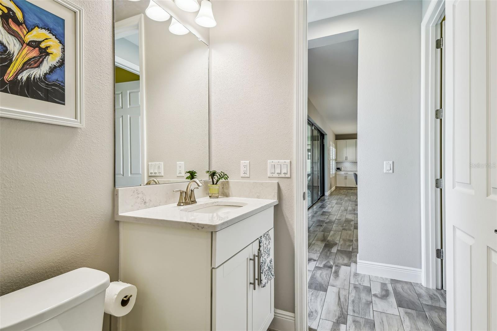 Full bathroom 1st floor
