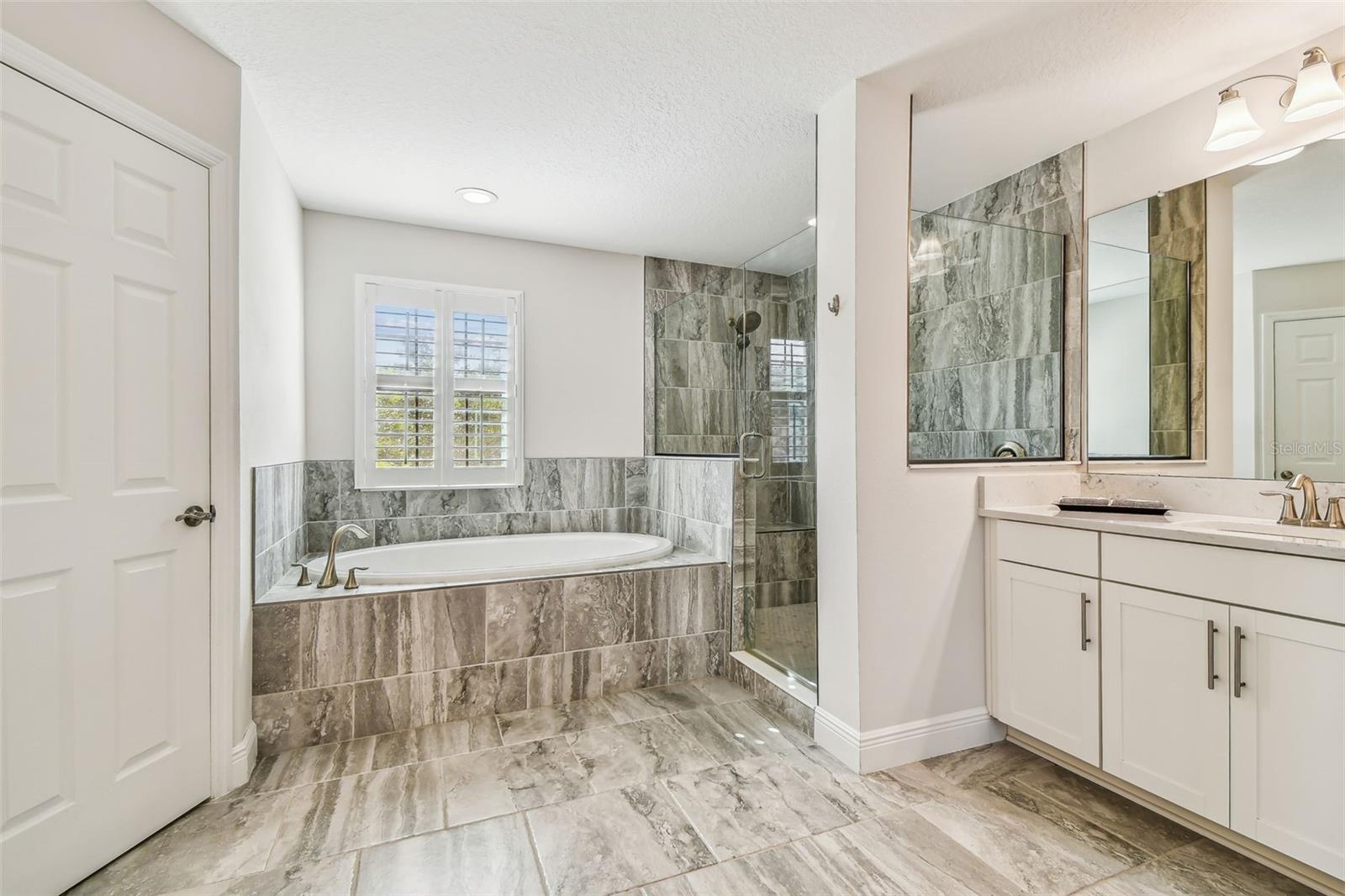 Primary En Suite