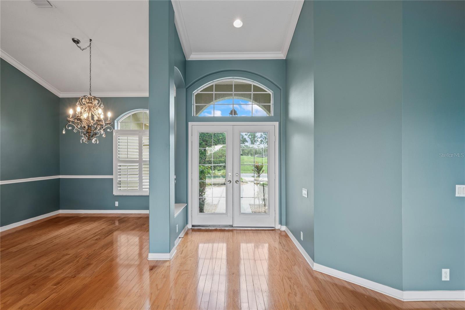 Foyer/Dining Room