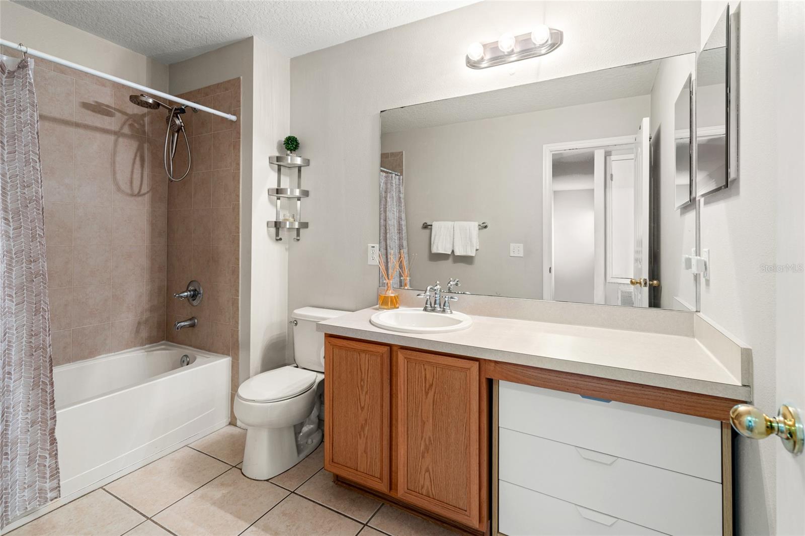 Bathroom 2, second floor