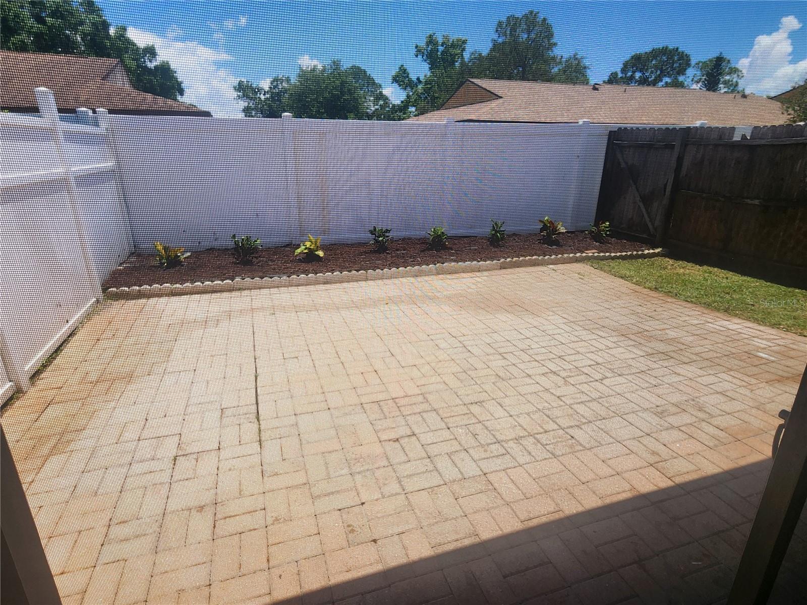 TB8396745