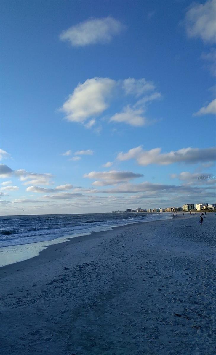 Those beautiful beach days and the waves