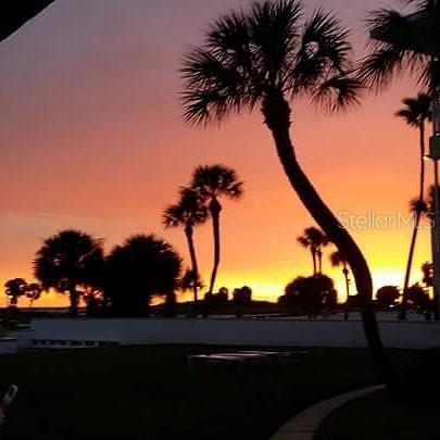 And here come the showcase of sunset photos right at Tropic Terrace and Treasure Island Beach right behind it!  STUNNING, YES?