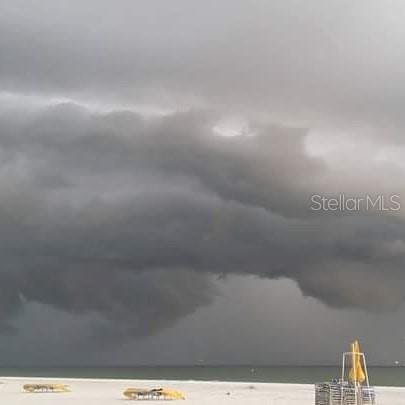 Unbelieveable stormy sky that night.