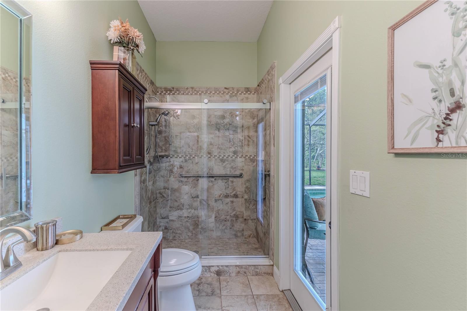 EN SUITE BATHROOM 2