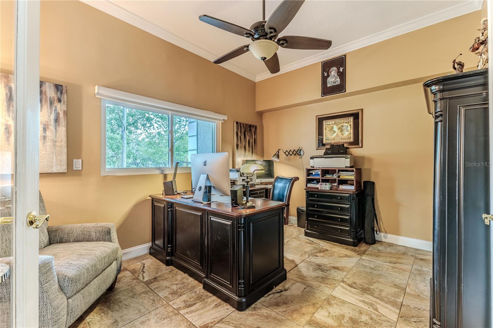 OFFICE/DEN