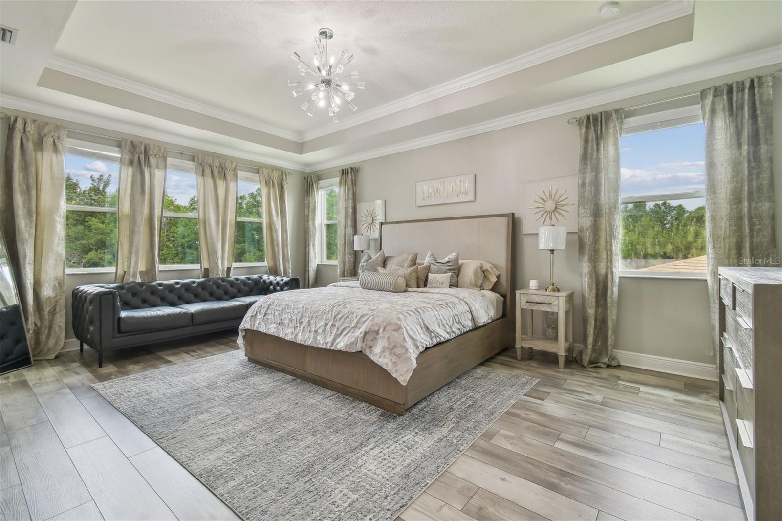 MASSIVE MASTER BEDROOM WITH STUNNING VIEWS
