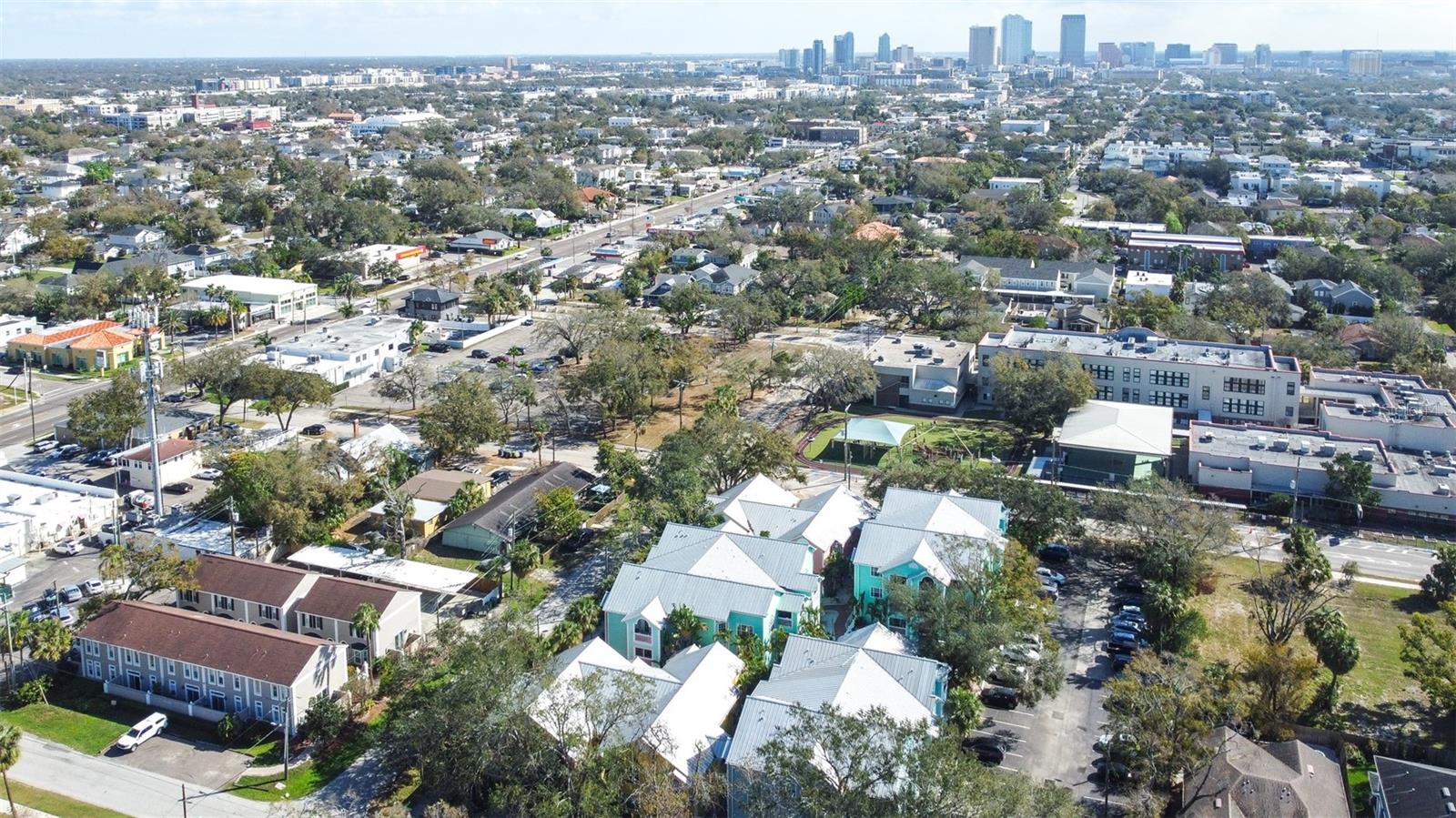 Kennedy Blvd with Downtown Tampa in the distance