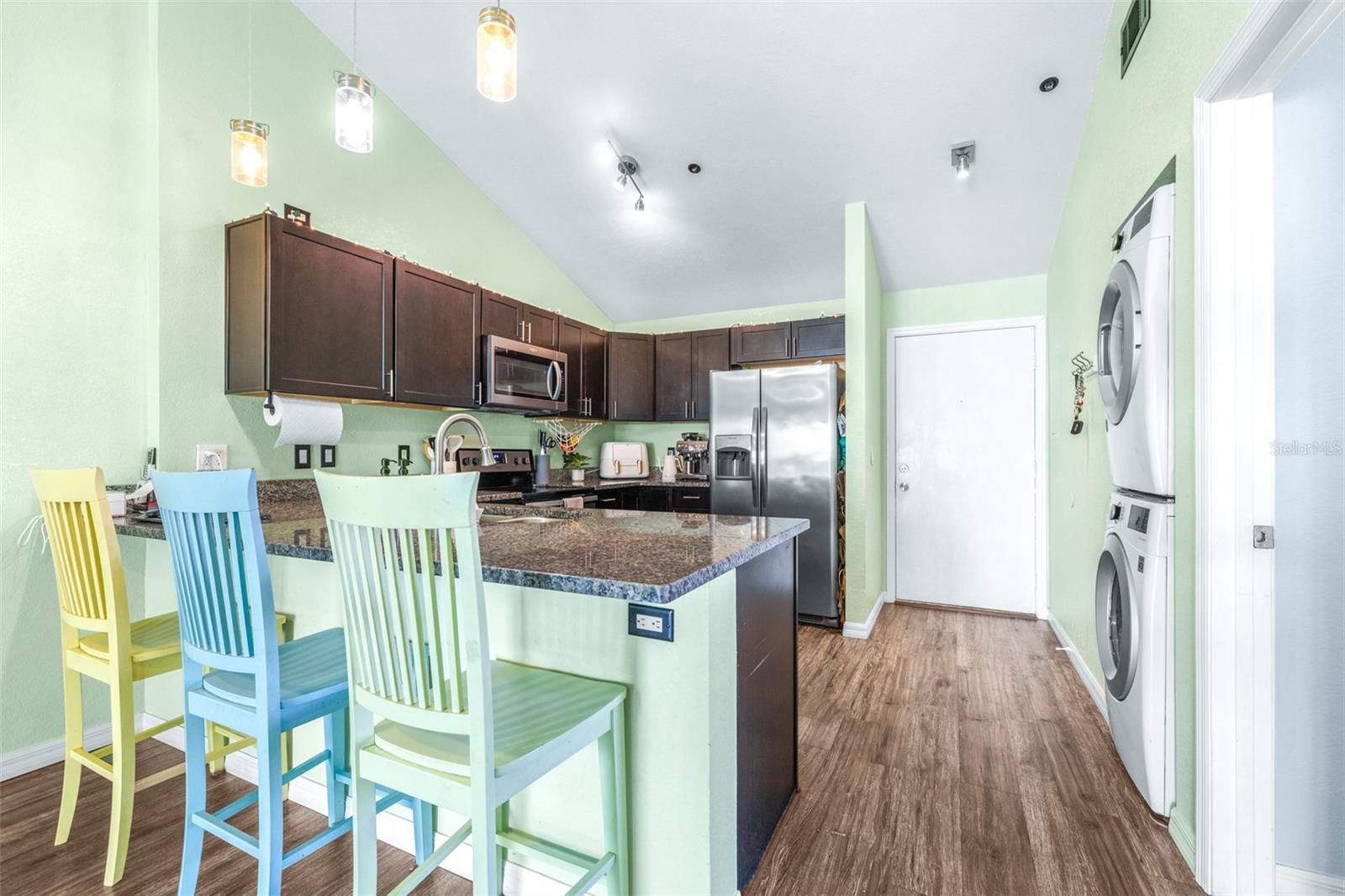 Kitchen bar