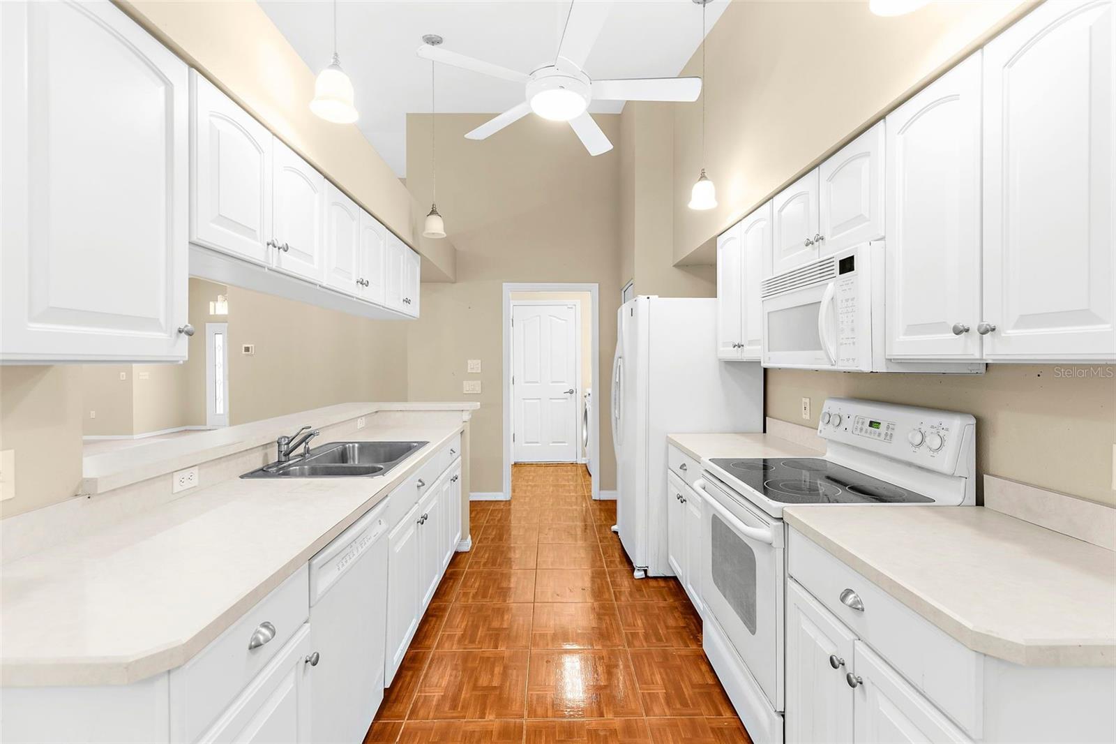 light bright kitchen