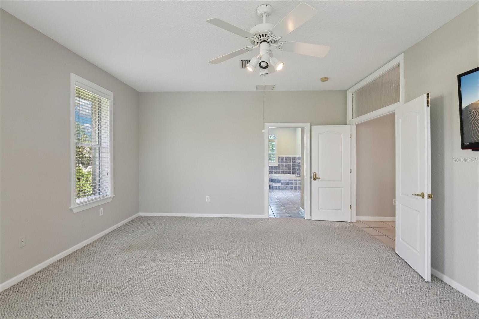 Primary bed with double door entrance