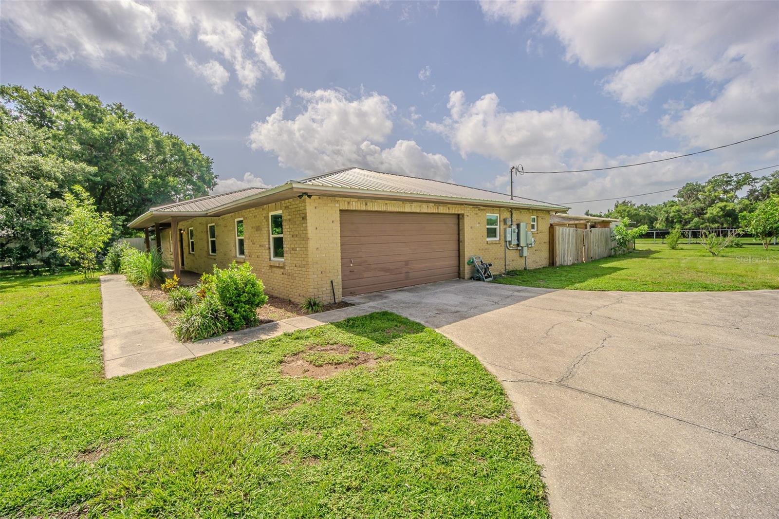 side view with garage