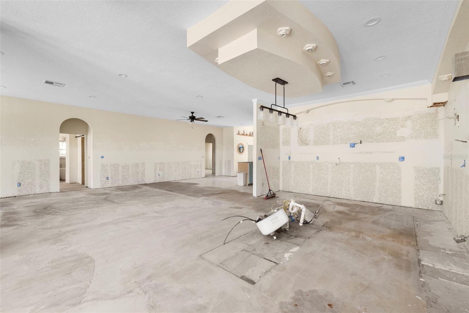 Kitchen area - huge!