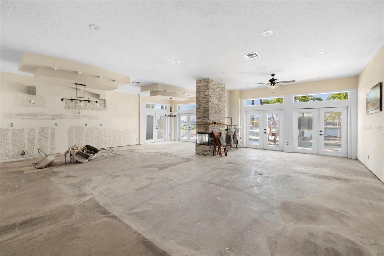 10 ft ceilings and no load bearing walls