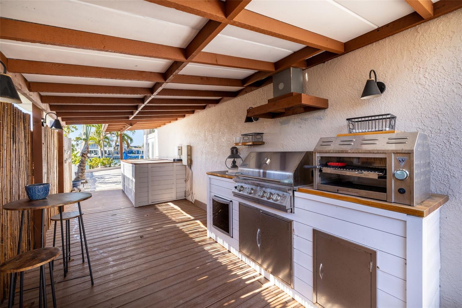 Outdoor kitchen area