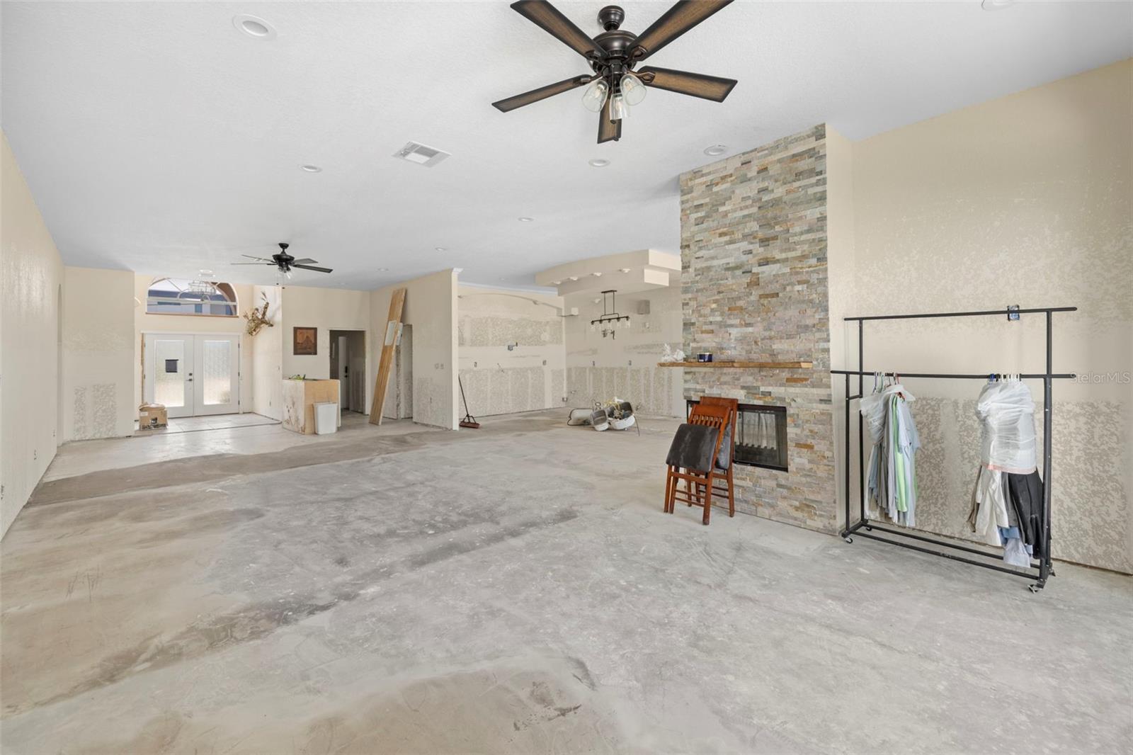 Free standing fireplace