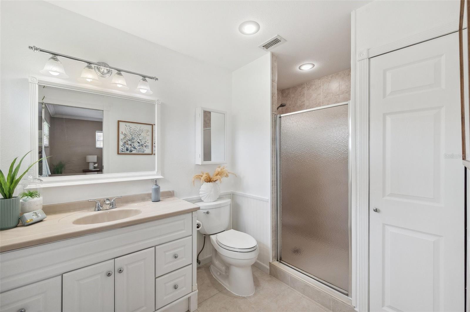 Ensuite Primary Bathroom