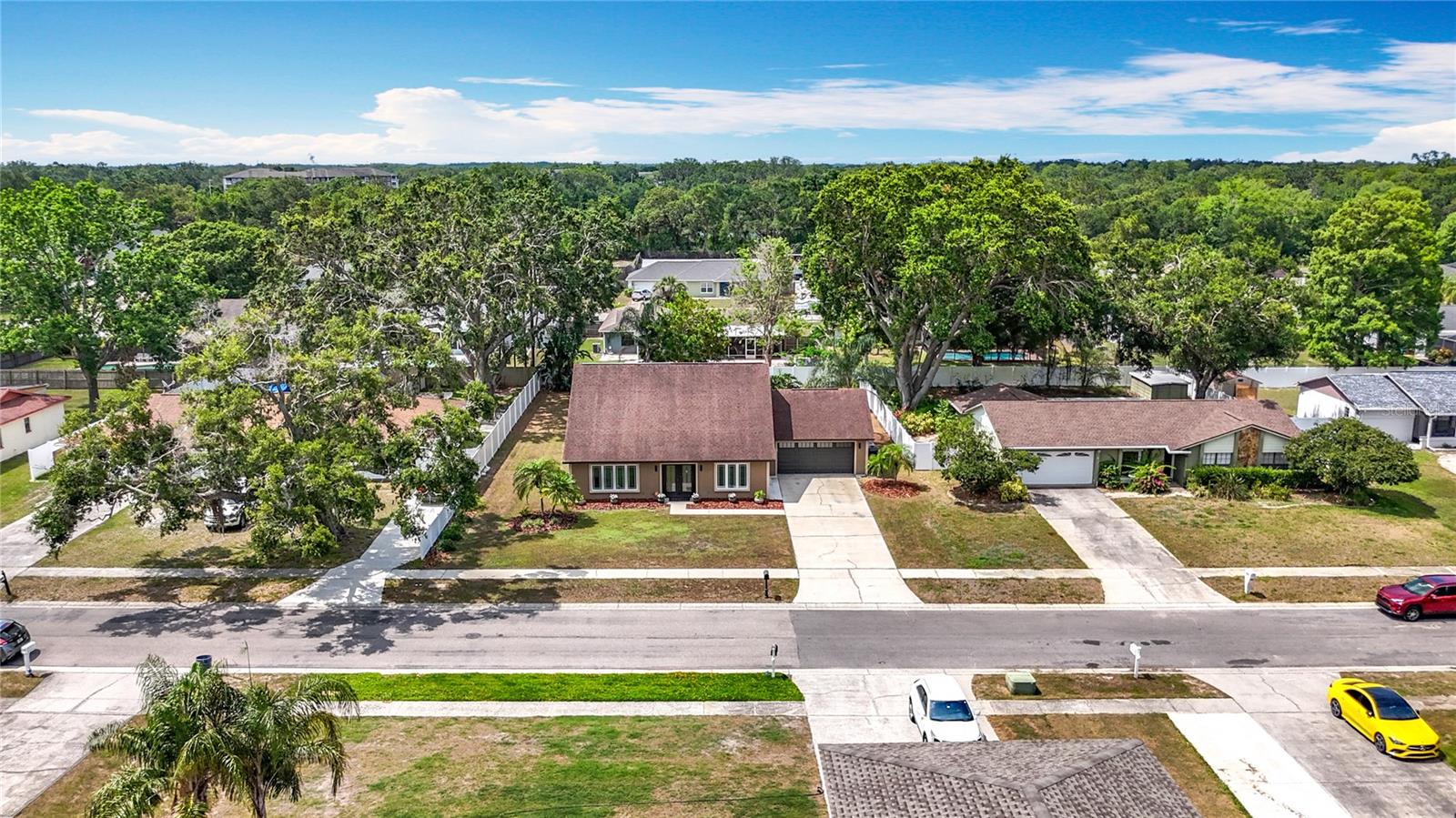 Quiet neigborhood with no HOA