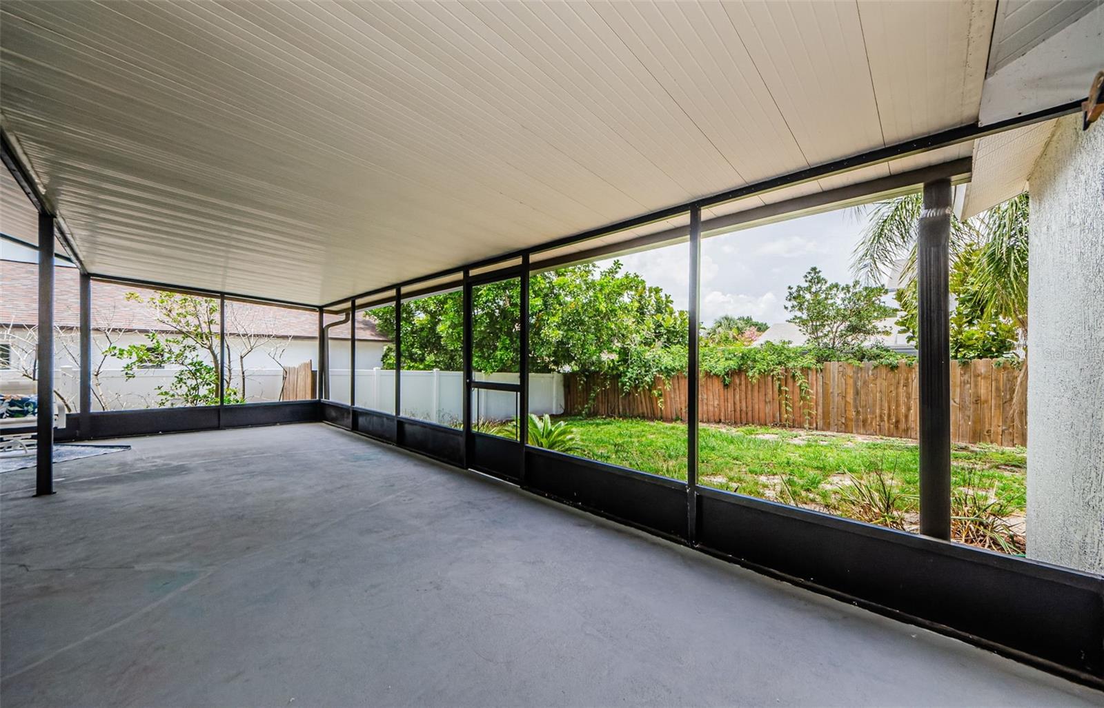 Huge Screened Porch