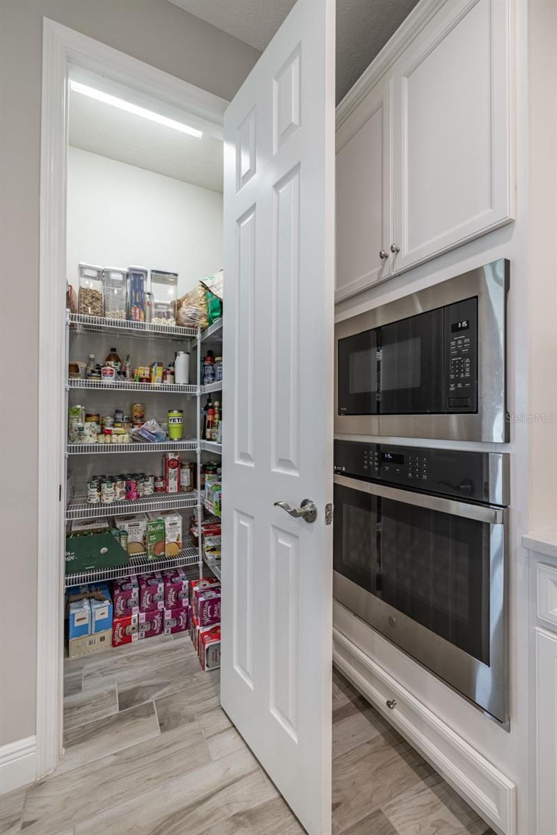 Walk-in Pantry