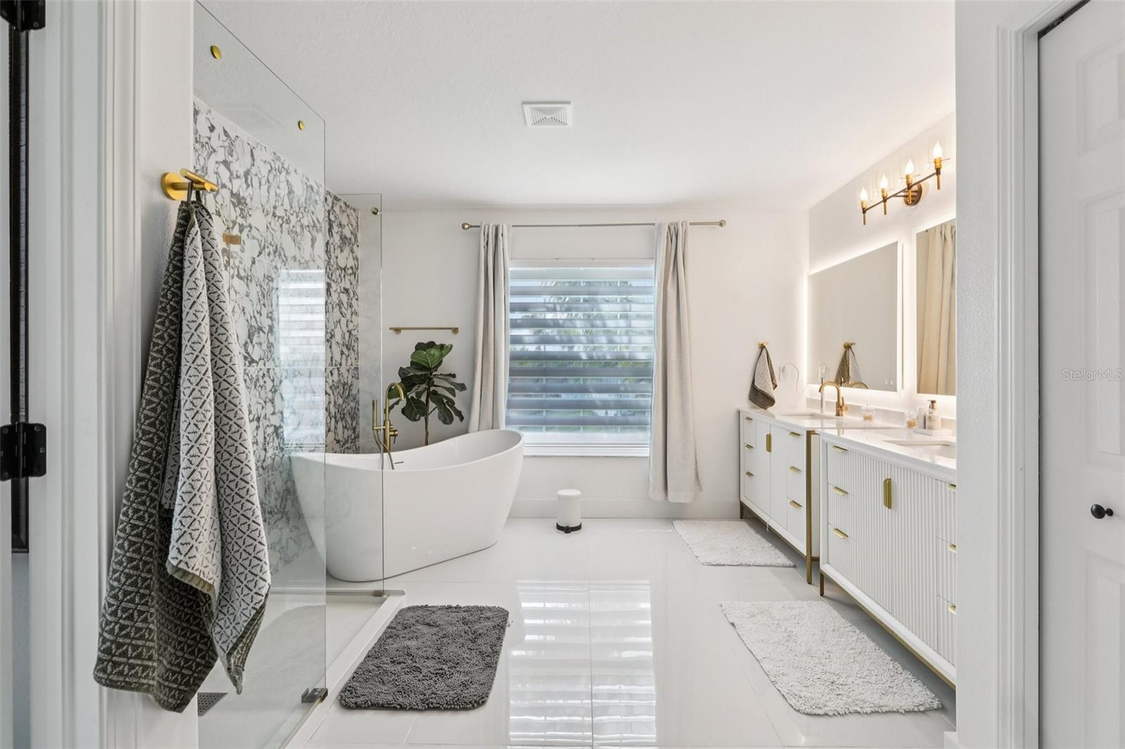 Master Suite Bathroom