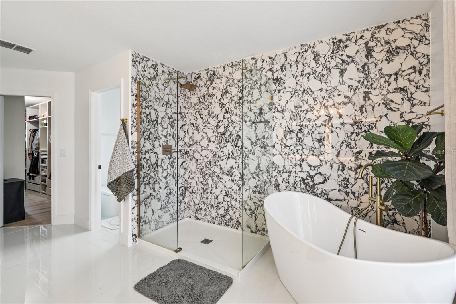 Master Suite Bathroom