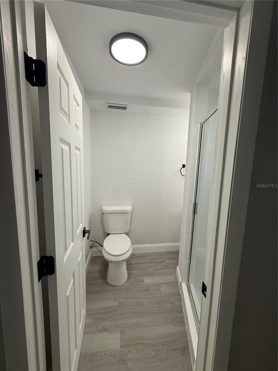 Primary Bedroom en-suite Toilet