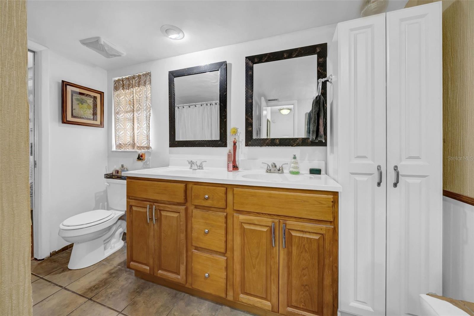 Dual vanities!