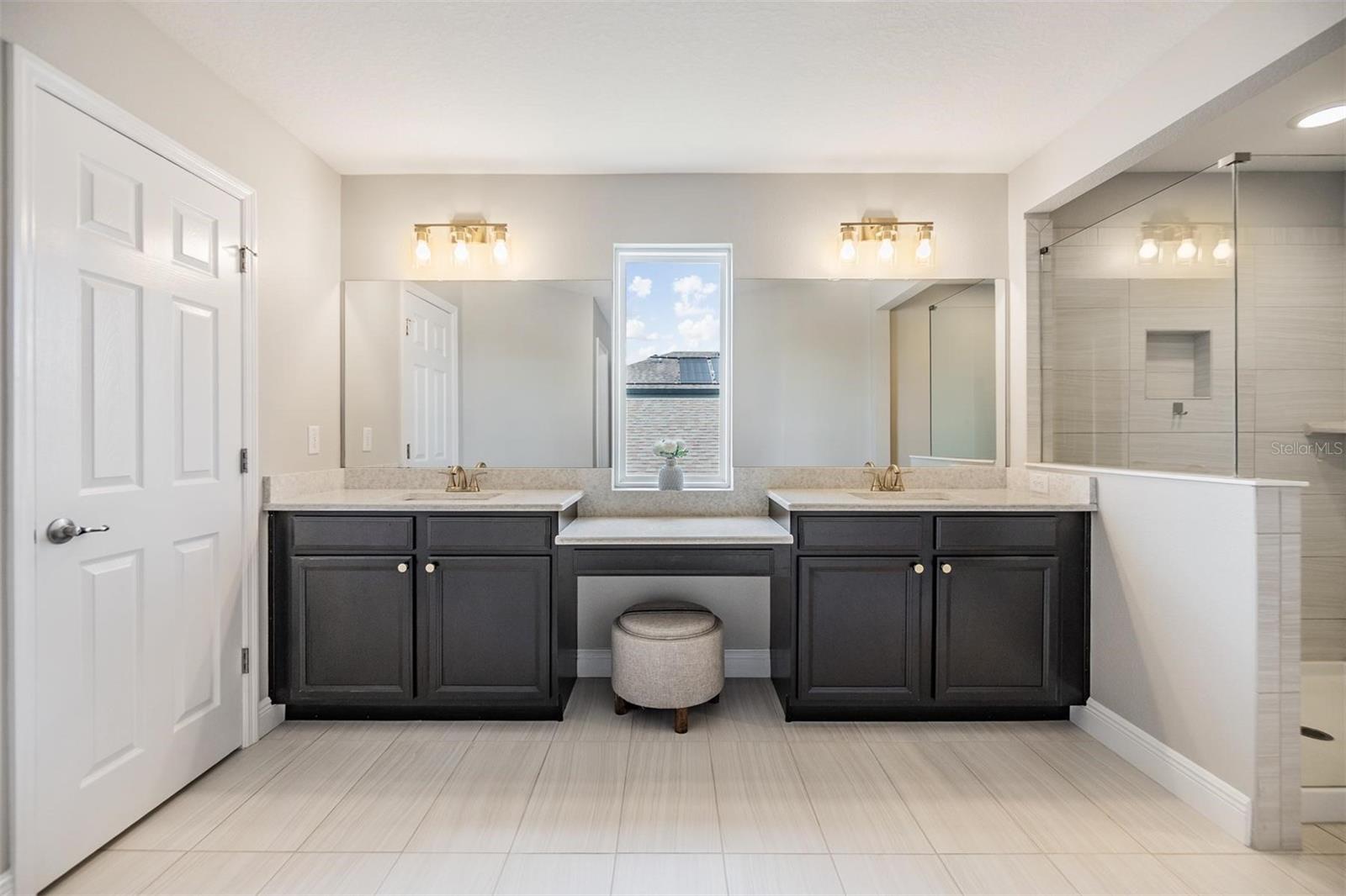 Built-in vanity seating
