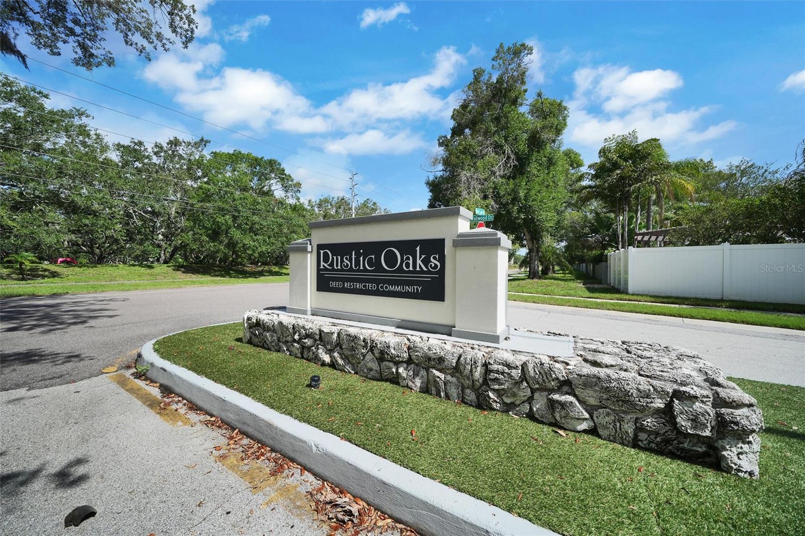 RUSTIC OAKS IN PALM HARBOR