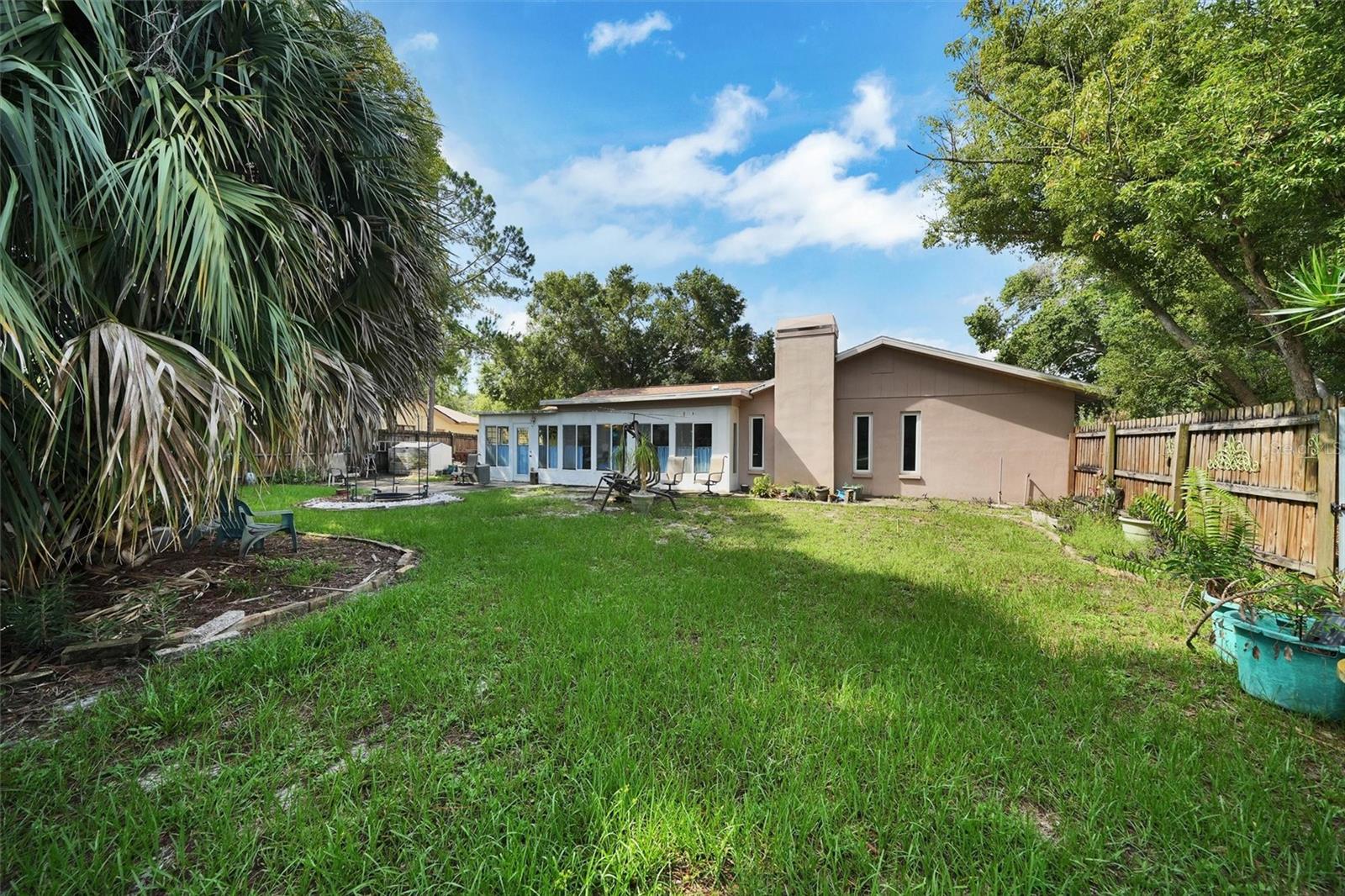 OVERSIZED YARD