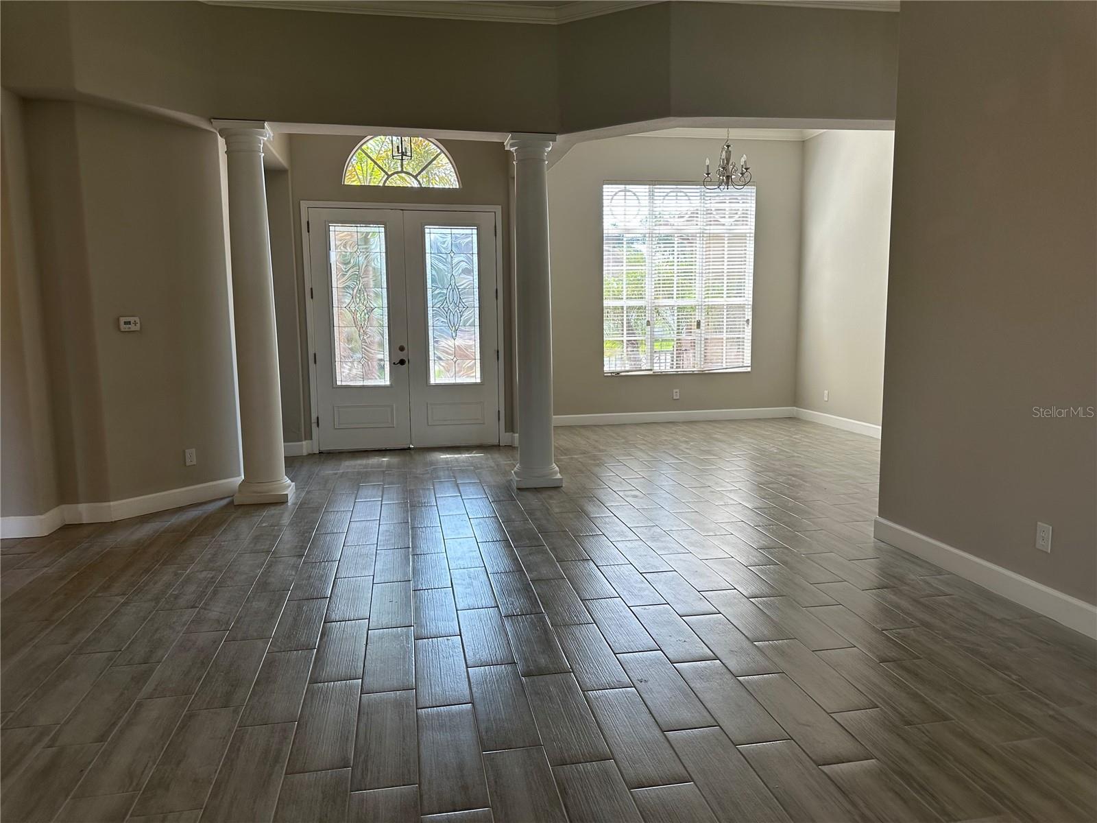 OPEN FLOOR PLAN