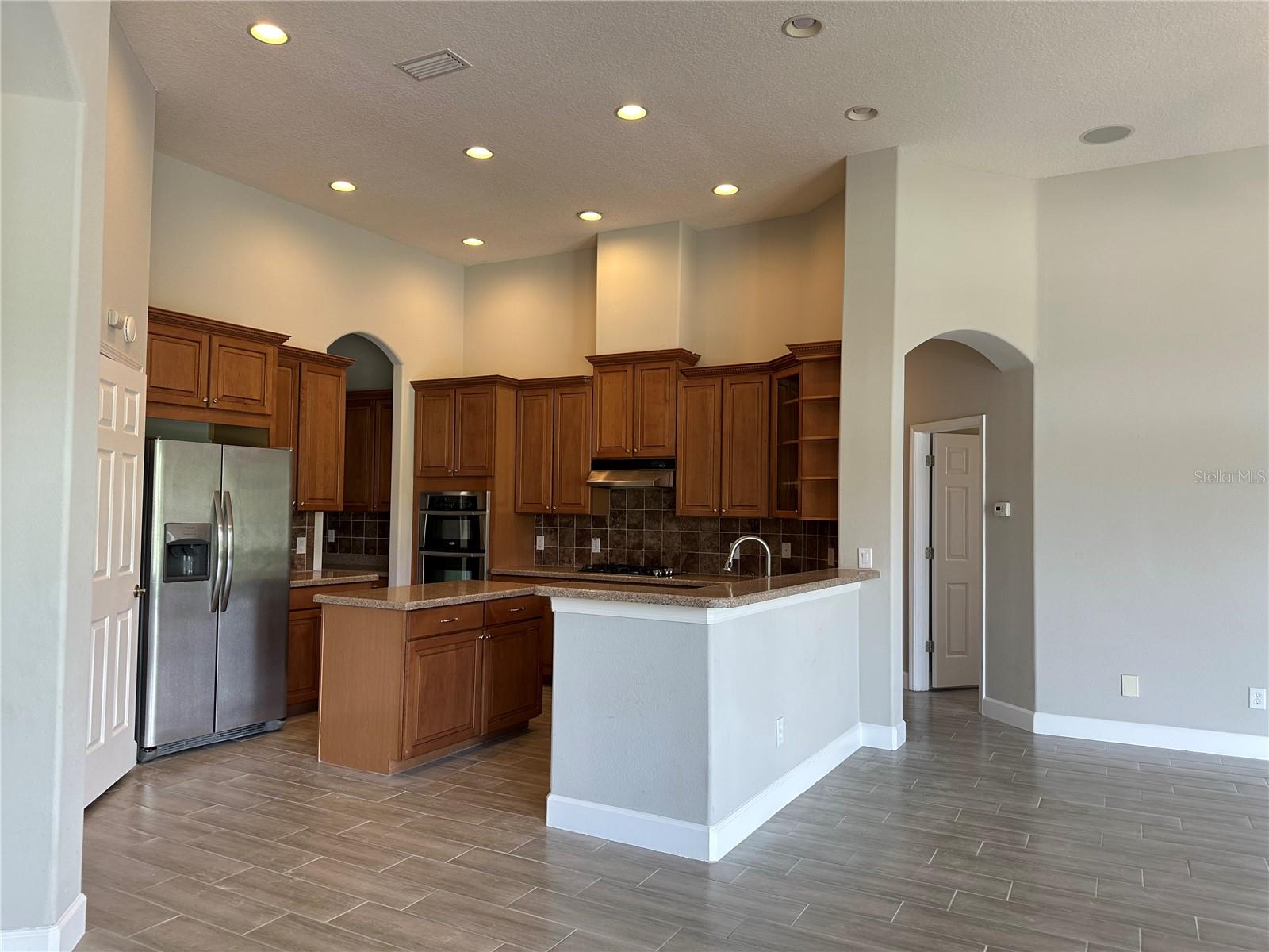 KITCHEN WITH ISLAND