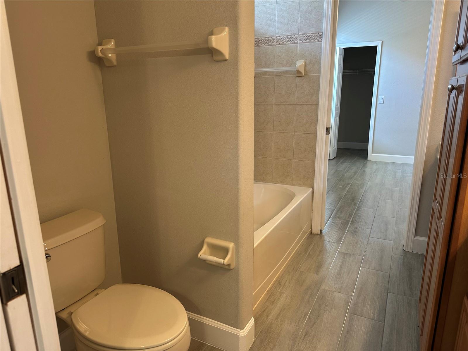 JACK-N-JILL BATHROOM