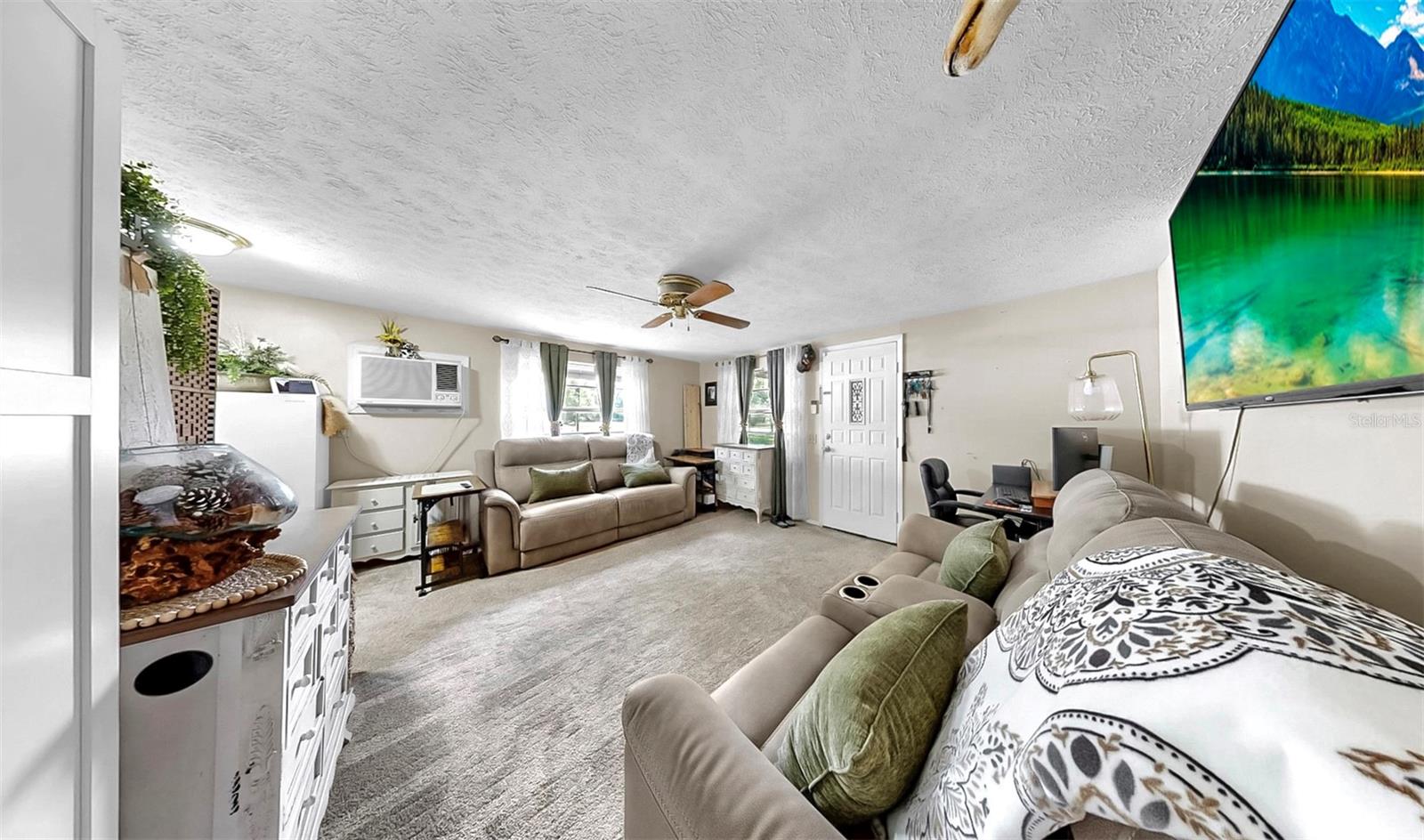 In law home living rom