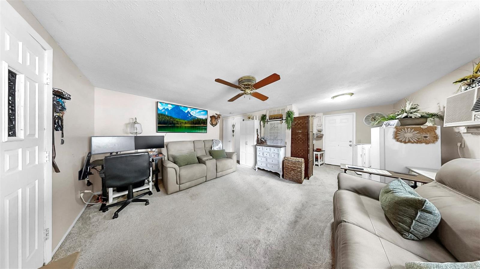 In law home living room