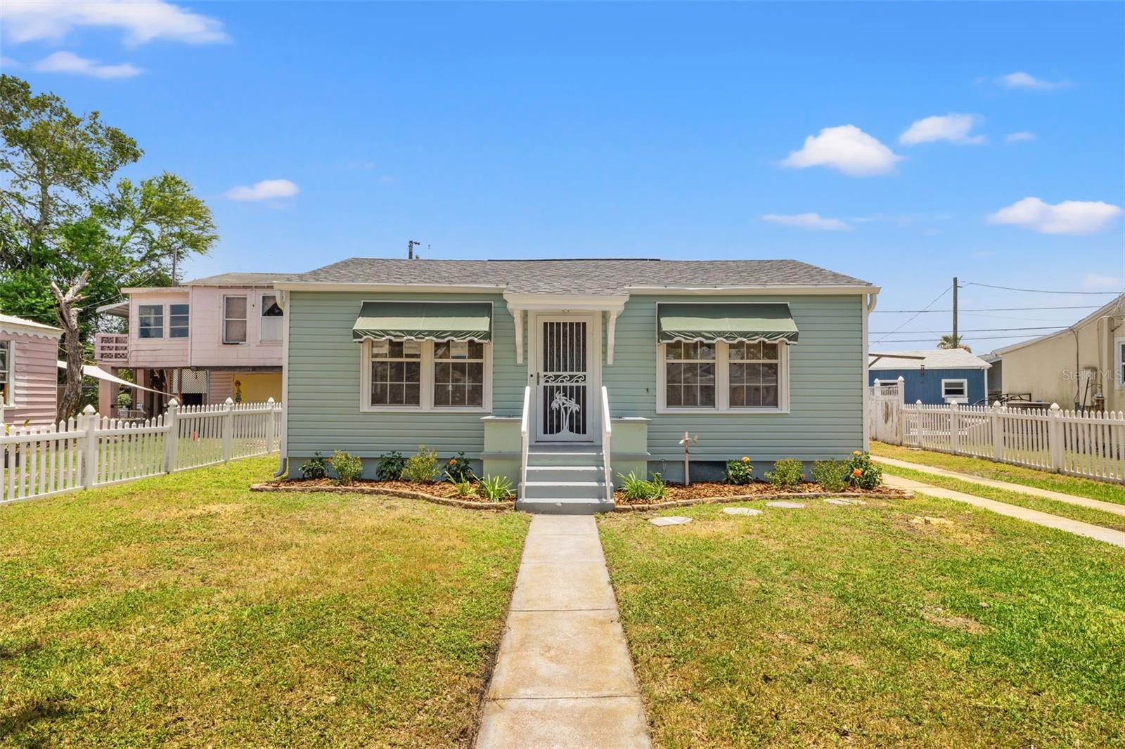 Bungalow charm!