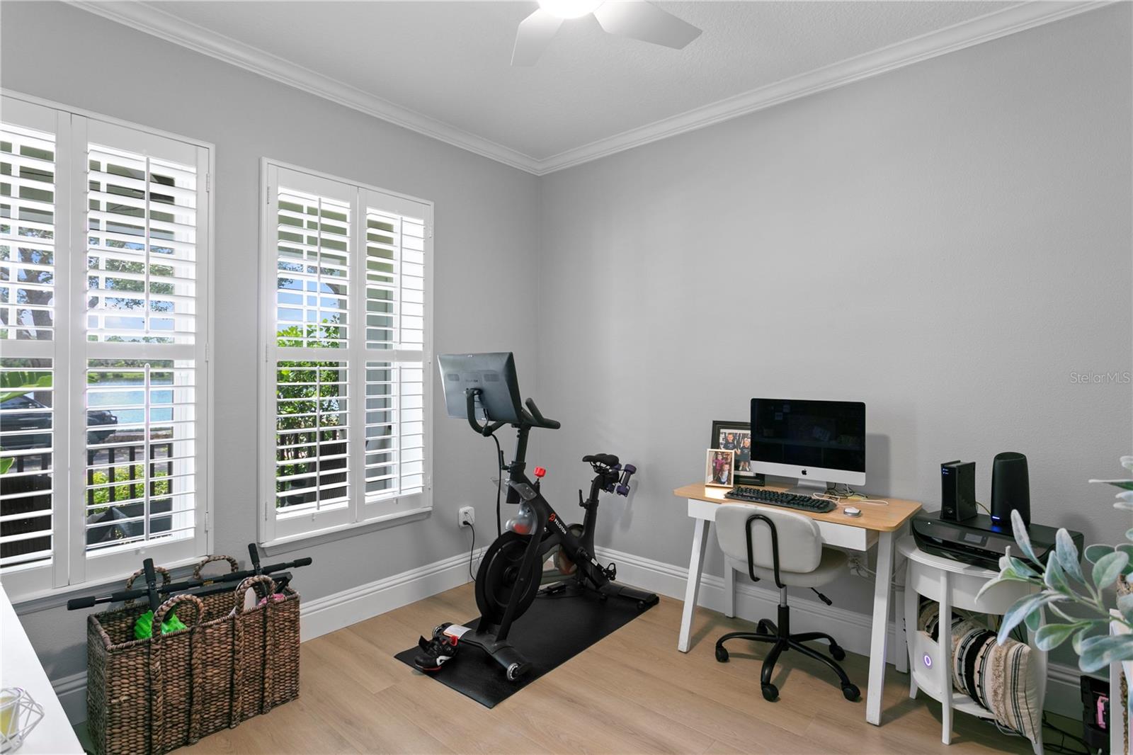 Fifth Bed/Office w/ closet