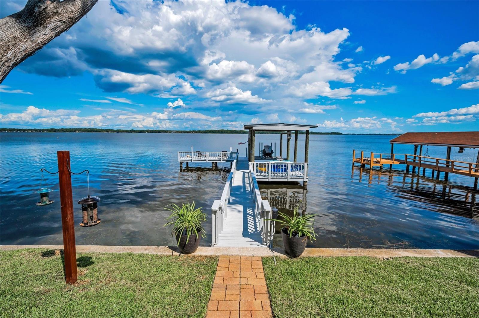 Get ready to boat, ski, and play in the lake